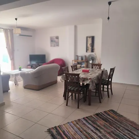 3 Bedroom Affordable In With Communal Pool Apartment Voroklini
