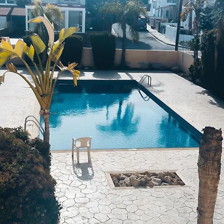 Apartment 3 Bedroom Affordable In With Communal Pool