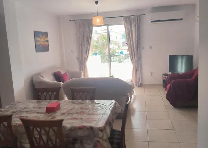 3 Bedroom Affordable In With Communal Pool