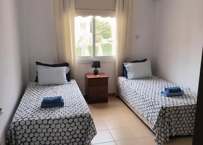 3 Bedroom Affordable In With Communal Pool * Voroklini