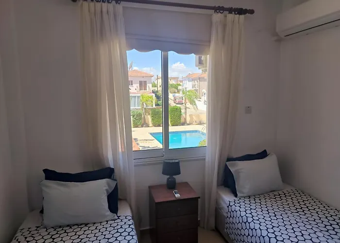 3 Bedroom Affordable In With Communal Pool * Voroklini
