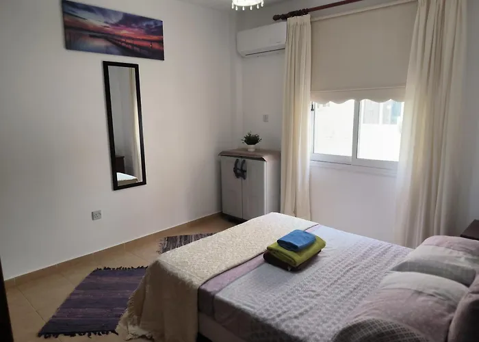 3 Bedroom Affordable In With Communal Pool