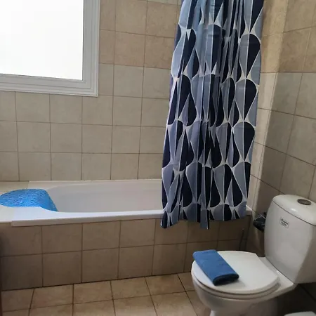 Apartamento 3 Bedroom Affordable In With Communal Pool
