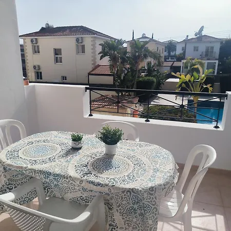Διαμέρισμα 3 Bedroom Affordable In With Communal Pool *