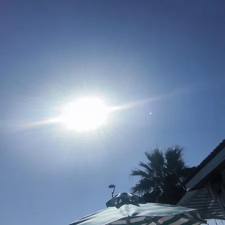 3 Bedroom Affordable In With Communal Pool Διαμέρισμα Βορόκλινη