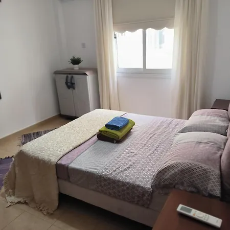 3 Bedroom Affordable In With Communal Pool Βορόκλινη