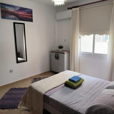 3 Bedroom Affordable In With Communal Pool