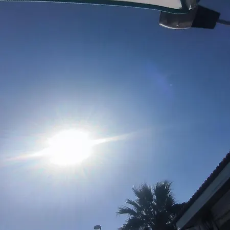 3 Bedroom Affordable In With Communal Pool Διαμέρισμα *