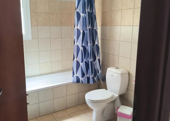 3 Bedroom Affordable In With Communal Pool Apartmán *