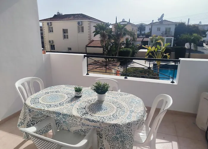 Apartmán 3 Bedroom Affordable In With Communal Pool *
