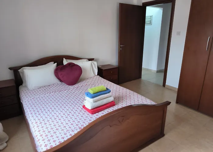 Apartmán 3 Bedroom Affordable In With Communal Pool