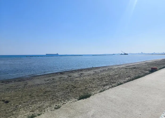 3 Bedroom Affordable In With Communal Pool Apartmán *